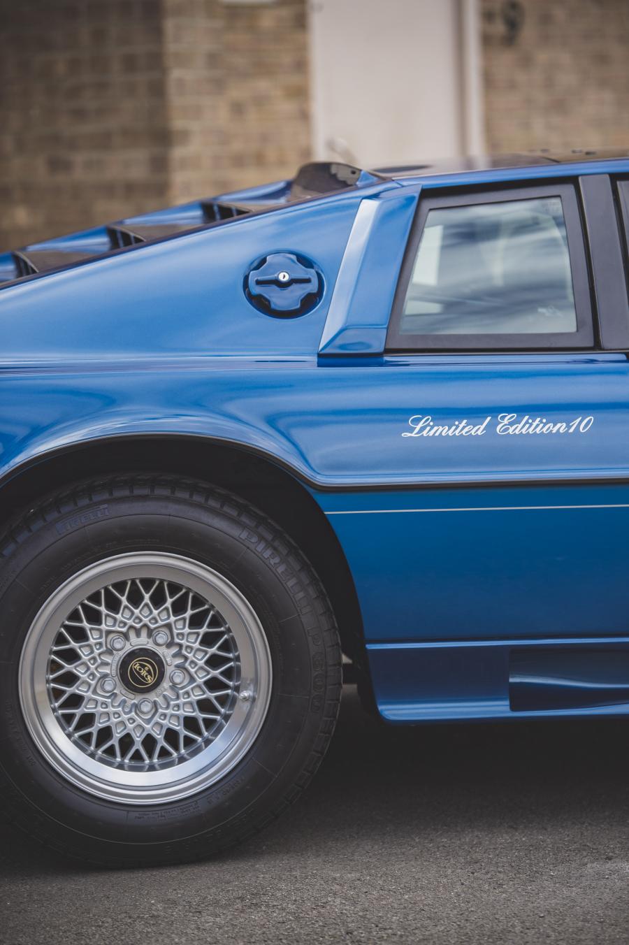 Детали экстерьера Lotus Esprit Turbo HC Limited Edition 1987 года  (фото 106 из 181)